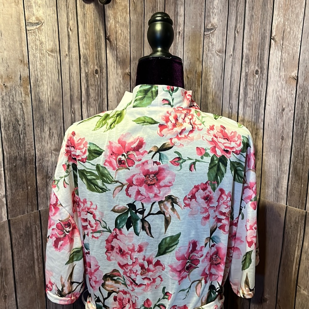 Show me your Mumu Brie robe. - Picture 5 of 8